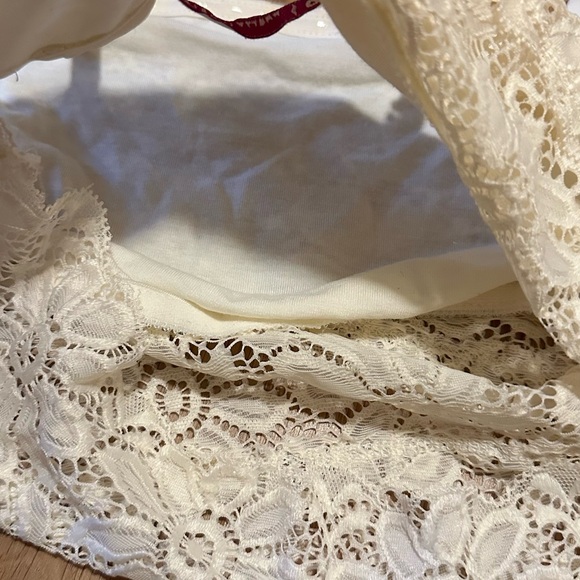 SO Cream Lace tank Top off white/ cream cropped cover up - Picture 7 of 7